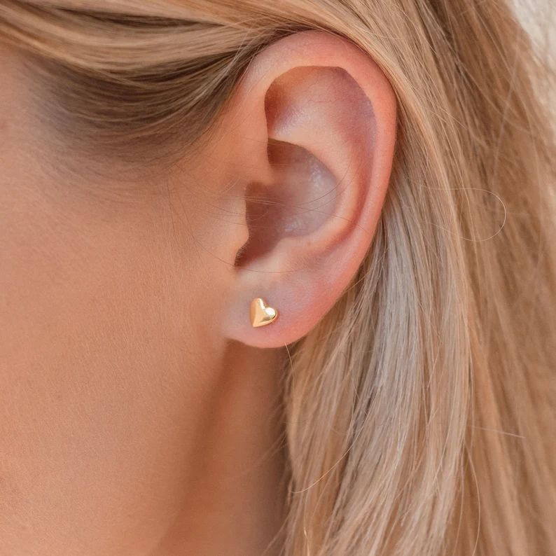 Tiny Heart earring