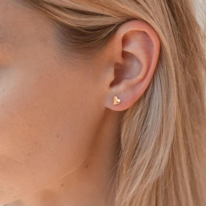 Tiny Heart earring